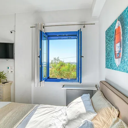 Paradisia Private Swimming Pool And Jacuzzi Daire Sarakíniko