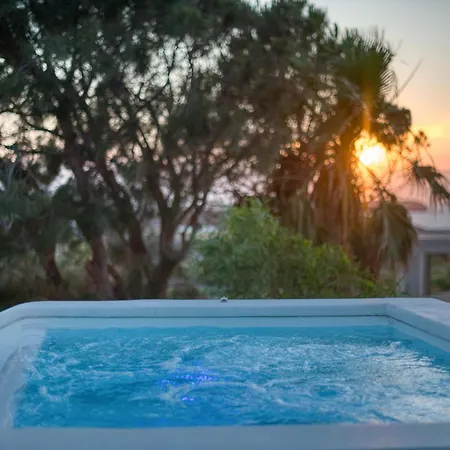 Paradisia Private Swimming Pool And Jacuzzi * Sarakíniko