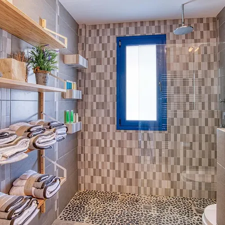 Paradisia Private Swimming Pool And Jacuzzi *