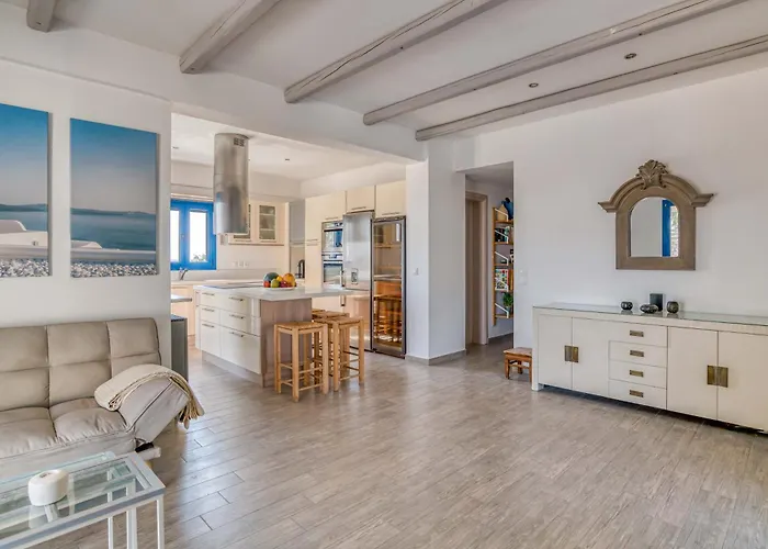 Апартаменты Paradisia Private Swimming Pool And Jacuzzi Sarakiniko (Paros)