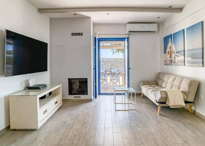 Апартаменты Paradisia Private Swimming Pool And Jacuzzi Sarakiniko (Paros)