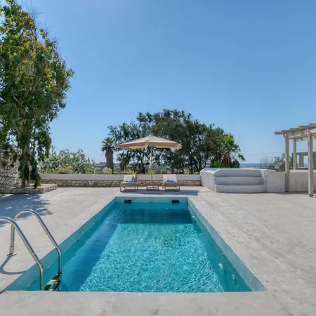 Paradisia Private Swimming Pool&jacuzzi